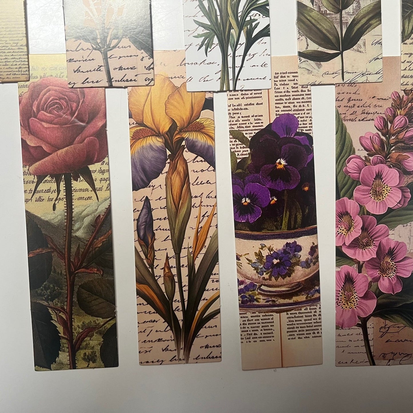 Vintage Style Flower Bookmarks